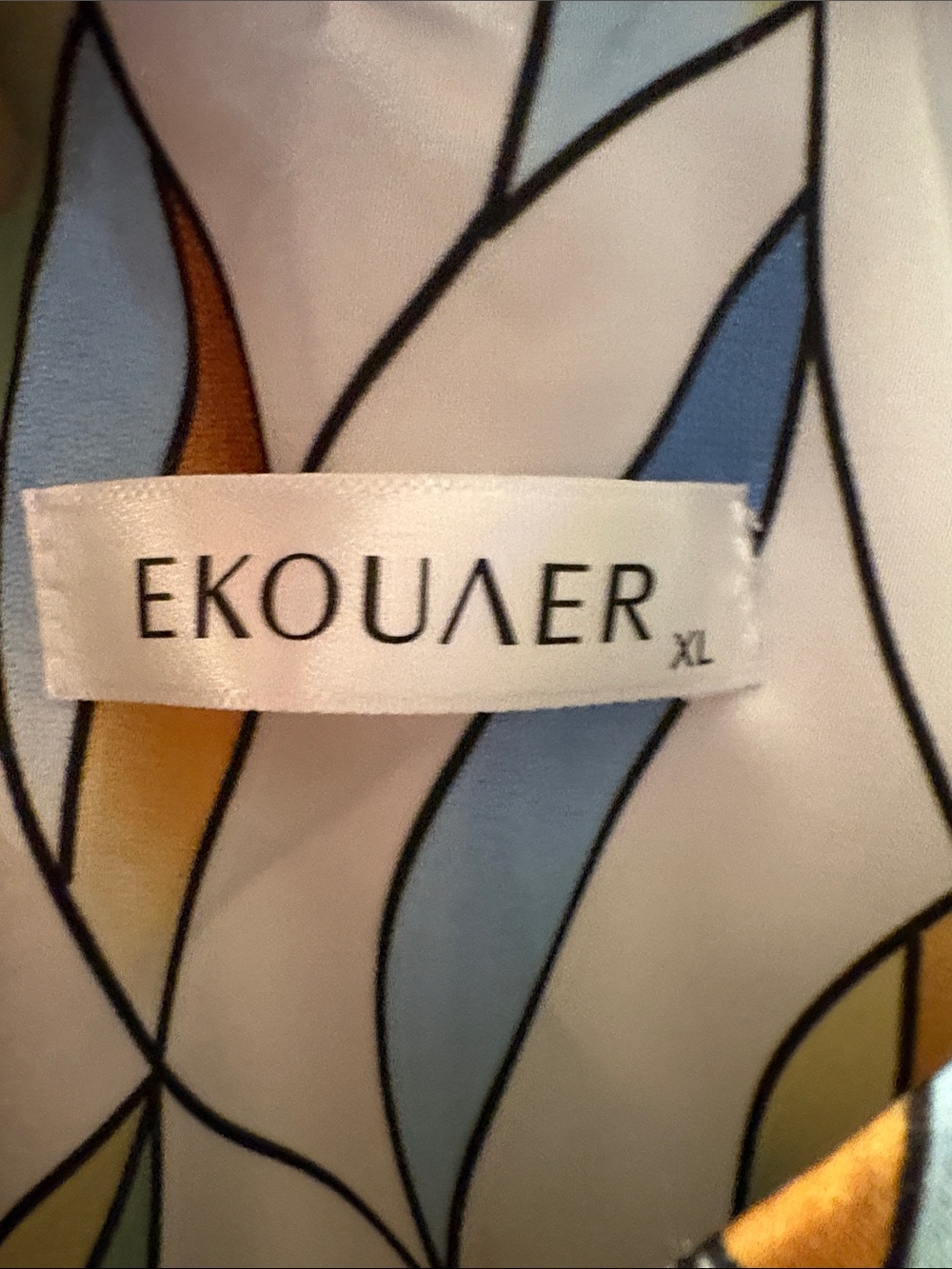 Multicolor Leaf-Print V-Neck Tank Top - Picture 3 of 5
